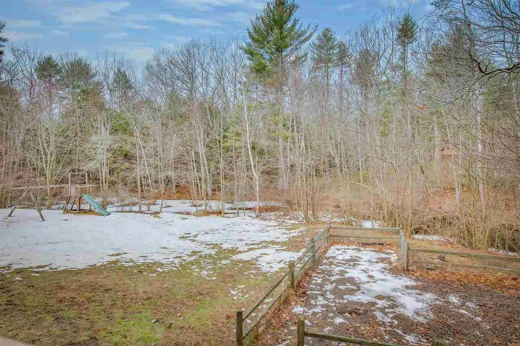 26 Windsor Boulevard Londonderry NH 03053