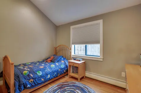 26 Windsor Boulevard Londonderry NH 03053
