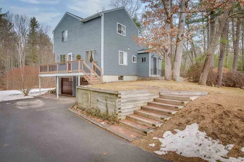 26 Windsor Boulevard Londonderry NH 03053