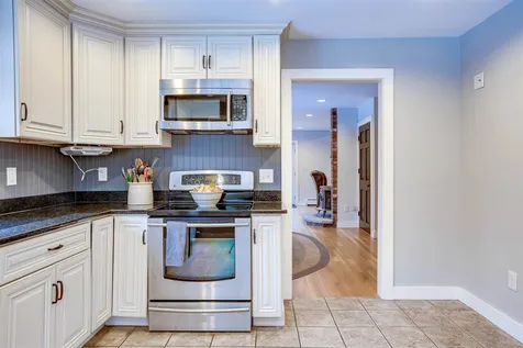 26 Windsor Boulevard Londonderry NH 03053