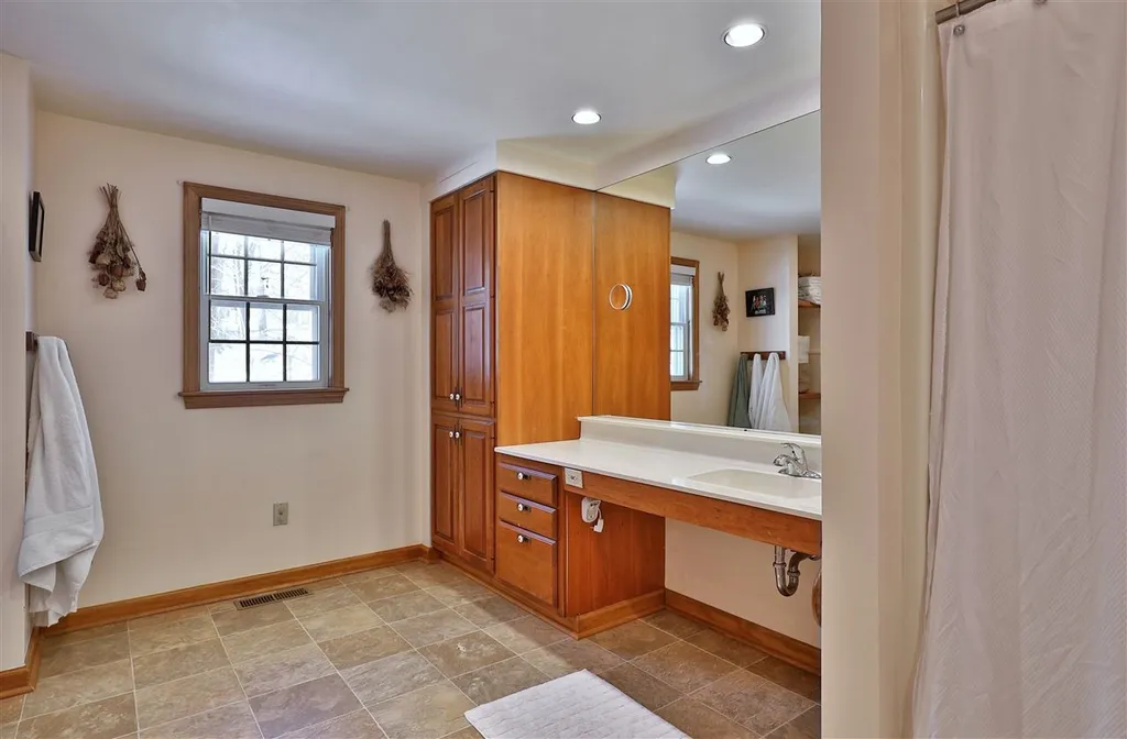 796 Landgrove Road Londonderry VT 05148