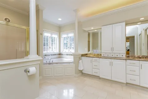 9 Oakmont Drive Concord NH 03301