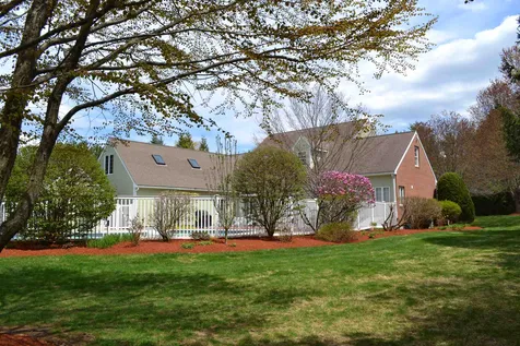 9 Oakmont Drive Concord NH 03301