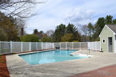 9 Oakmont Drive Concord NH 03301