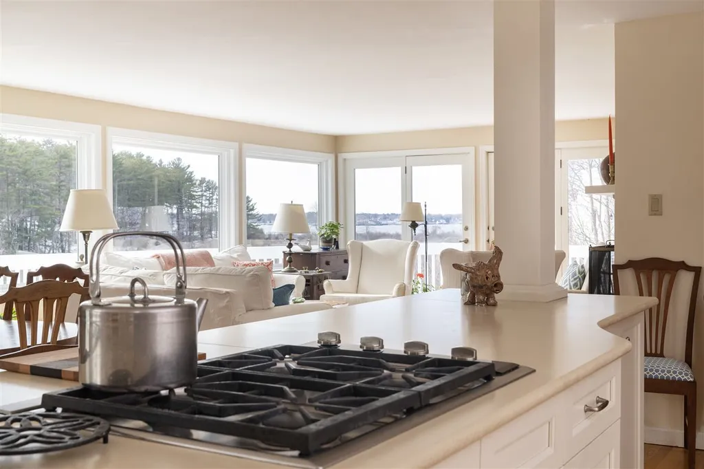 10 Wheelhouse Way Kittery ME 03905