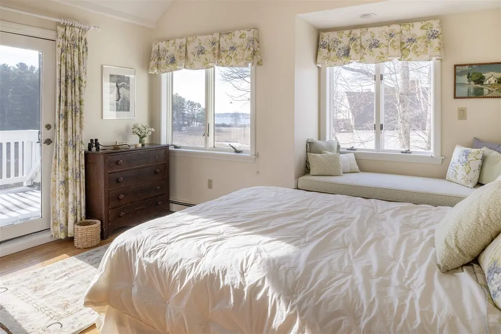10 Wheelhouse Way Kittery ME 03905