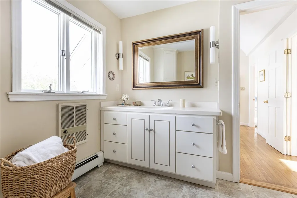 10 Wheelhouse Way Kittery ME 03905