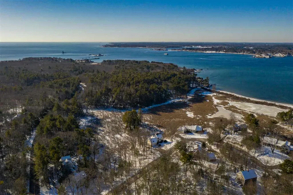 10 Wheelhouse Way Kittery ME 03905