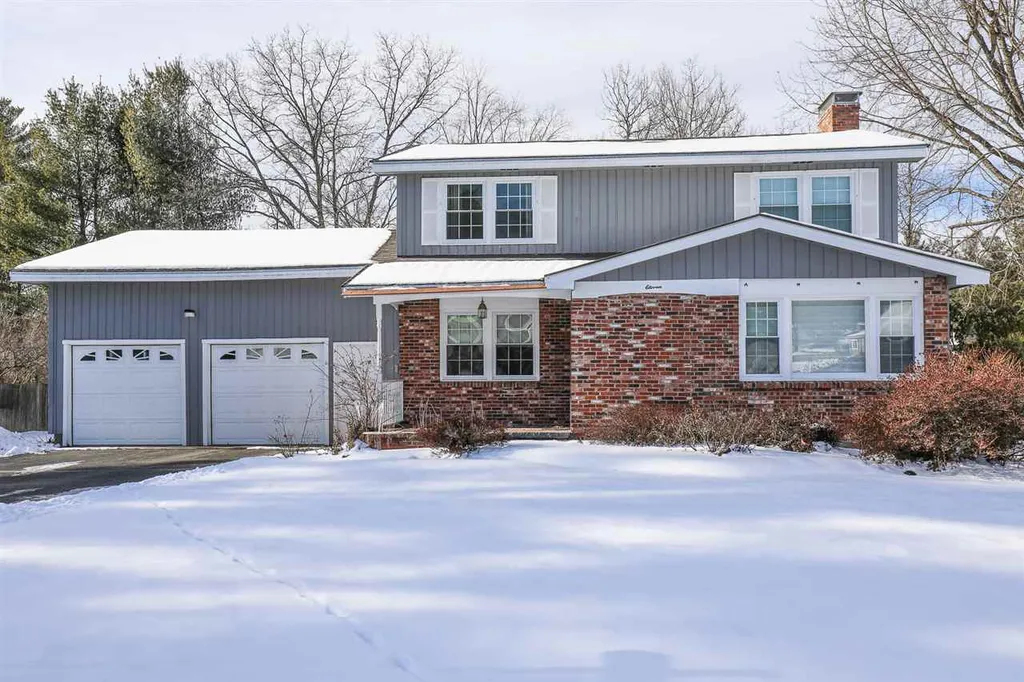 11 Jensen Street Nashua NH 03062