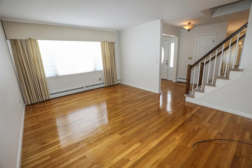 11 Jensen Street Nashua NH 03062