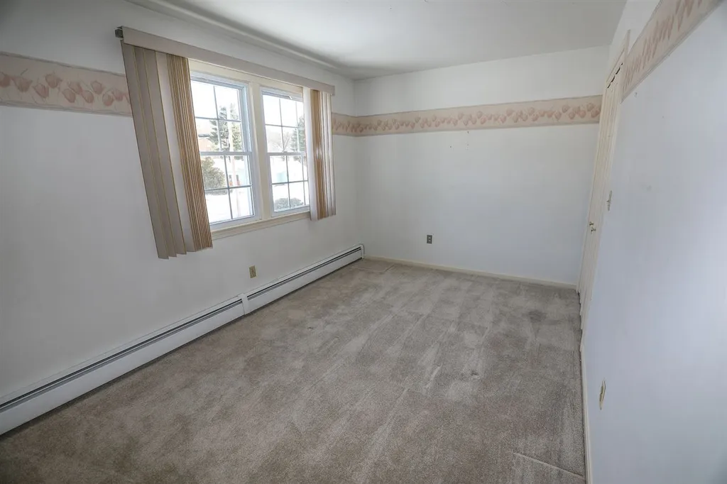 11 Jensen Street Nashua NH 03062