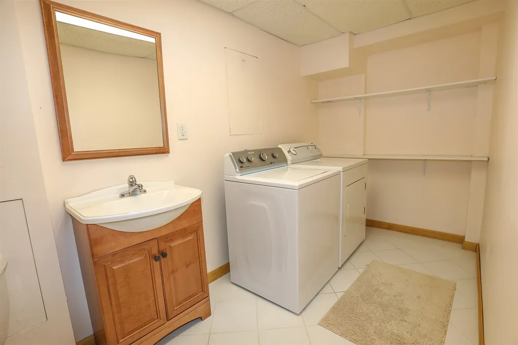 11 Jensen Street Nashua NH 03062