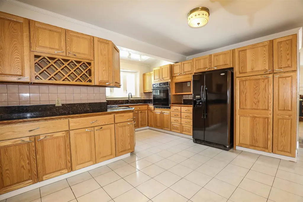 11 Jensen Street Nashua NH 03062