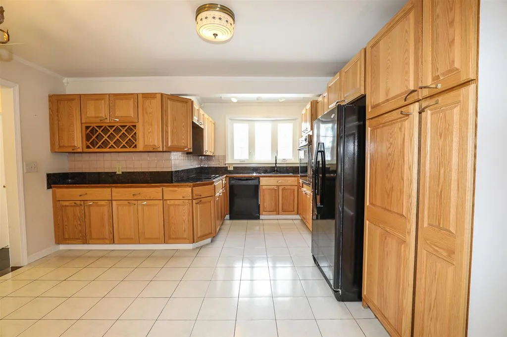 11 Jensen Street Nashua NH 03062