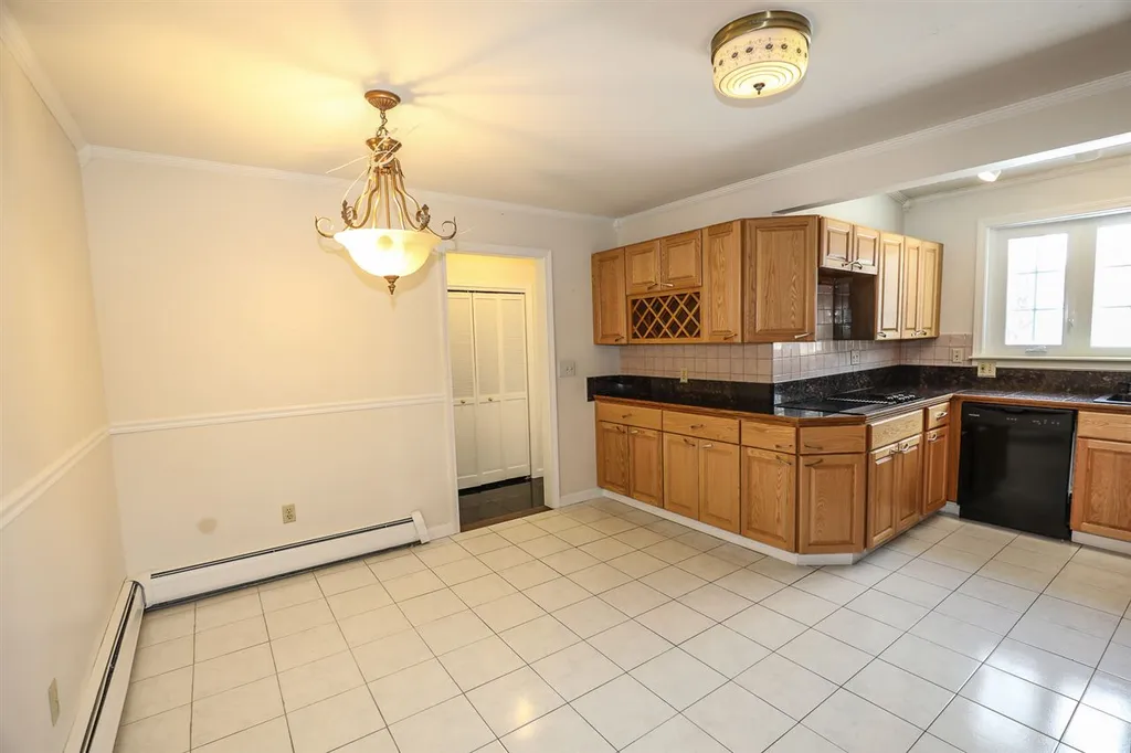 11 Jensen Street Nashua NH 03062