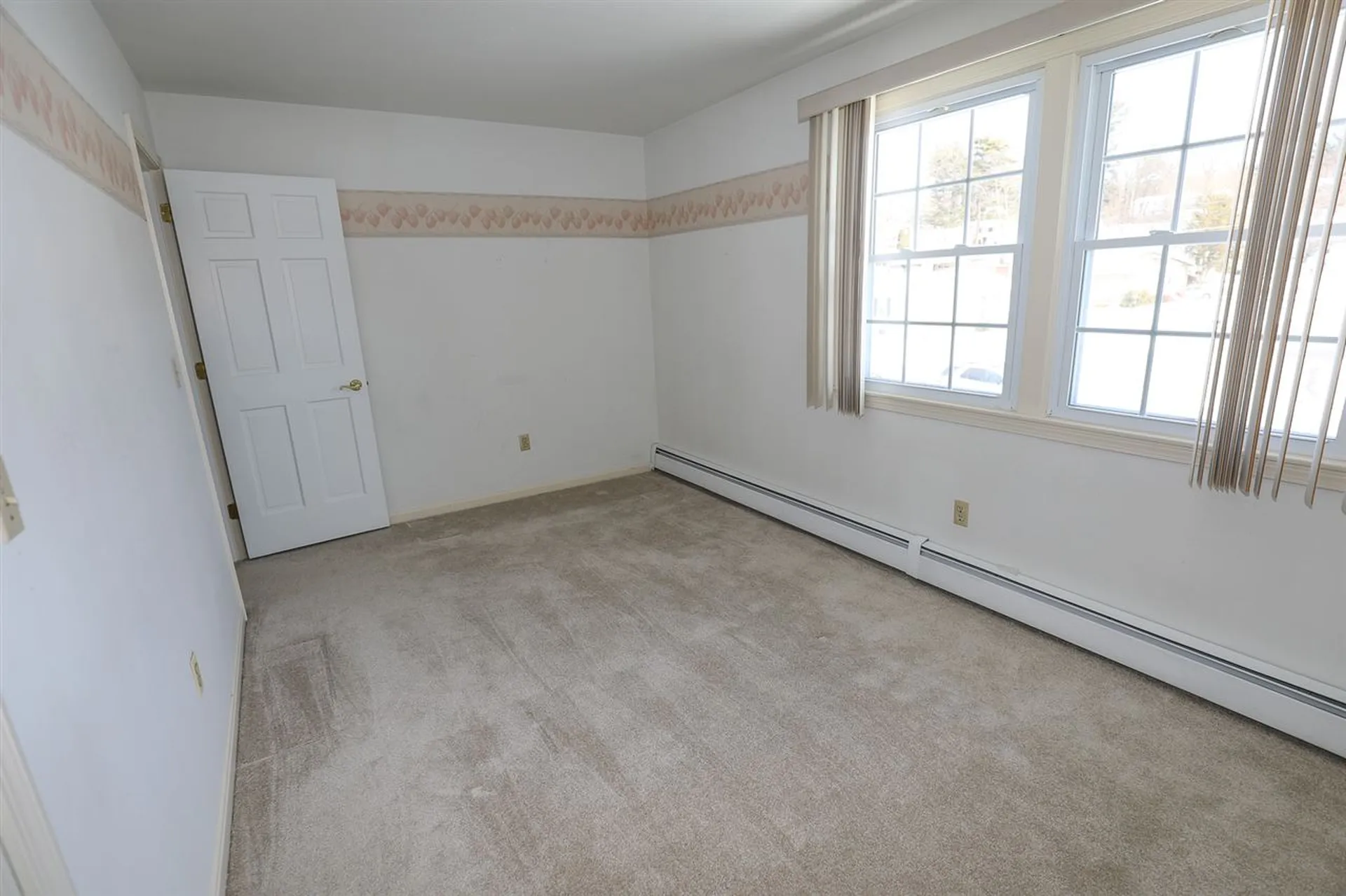 11 Jensen Street Nashua NH 03062