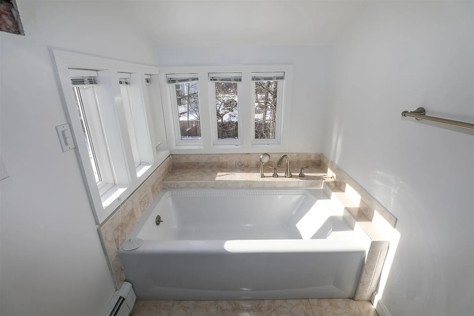 11 Jensen Street Nashua NH 03062