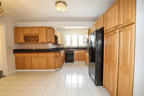 11 Jensen Street Nashua NH 03062