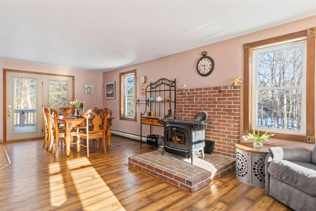 8 Locke Hill Lane Barrington NH 03825