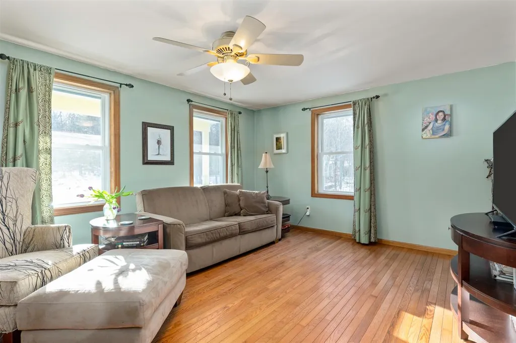 8 Locke Hill Lane Barrington NH 03825