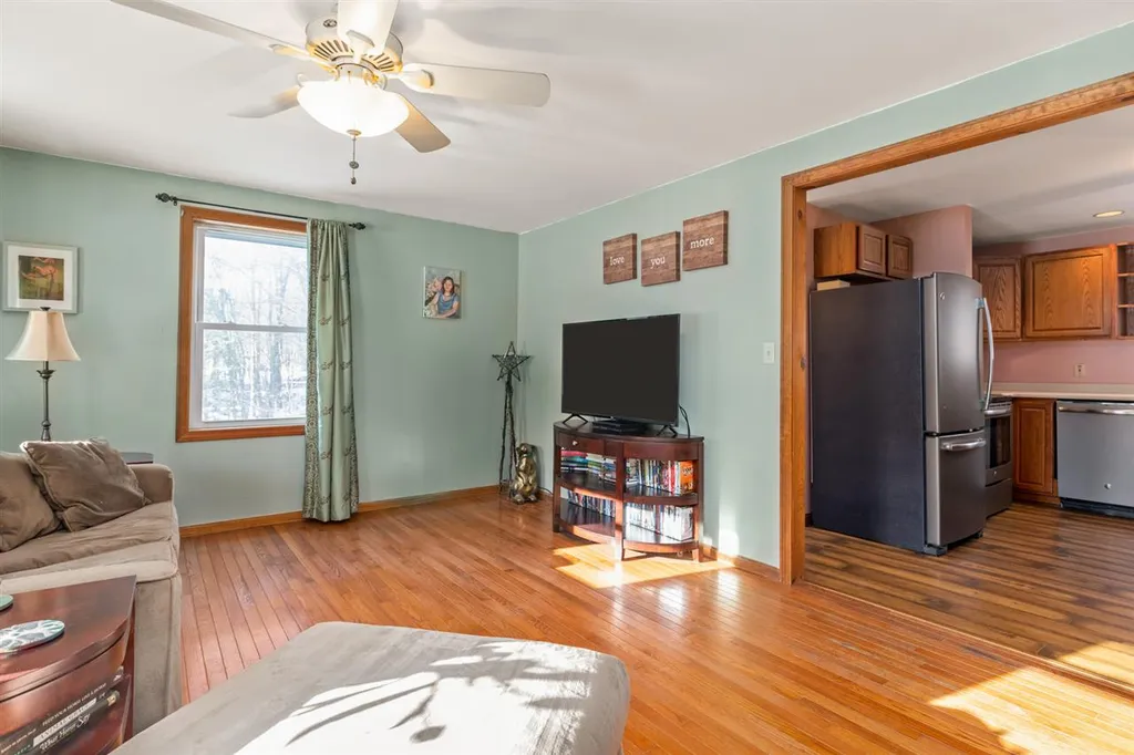 8 Locke Hill Lane Barrington NH 03825