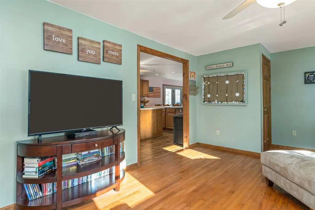 8 Locke Hill Lane Barrington NH 03825