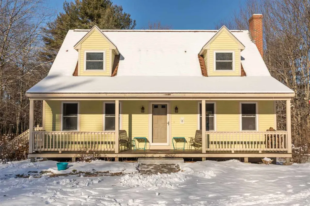 8 Locke Hill Lane Barrington NH 03825