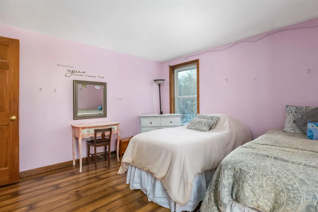 8 Locke Hill Lane Barrington NH 03825