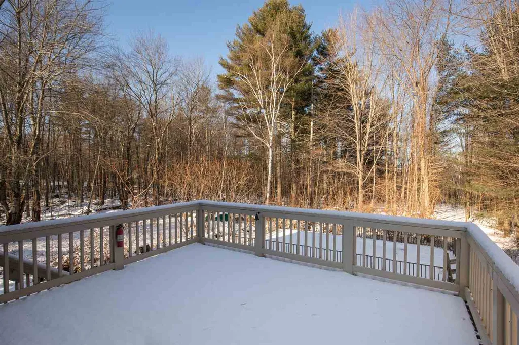 8 Locke Hill Lane Barrington NH 03825