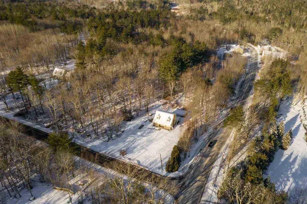 8 Locke Hill Lane Barrington NH 03825