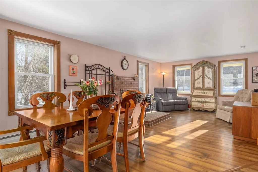 8 Locke Hill Lane Barrington NH 03825