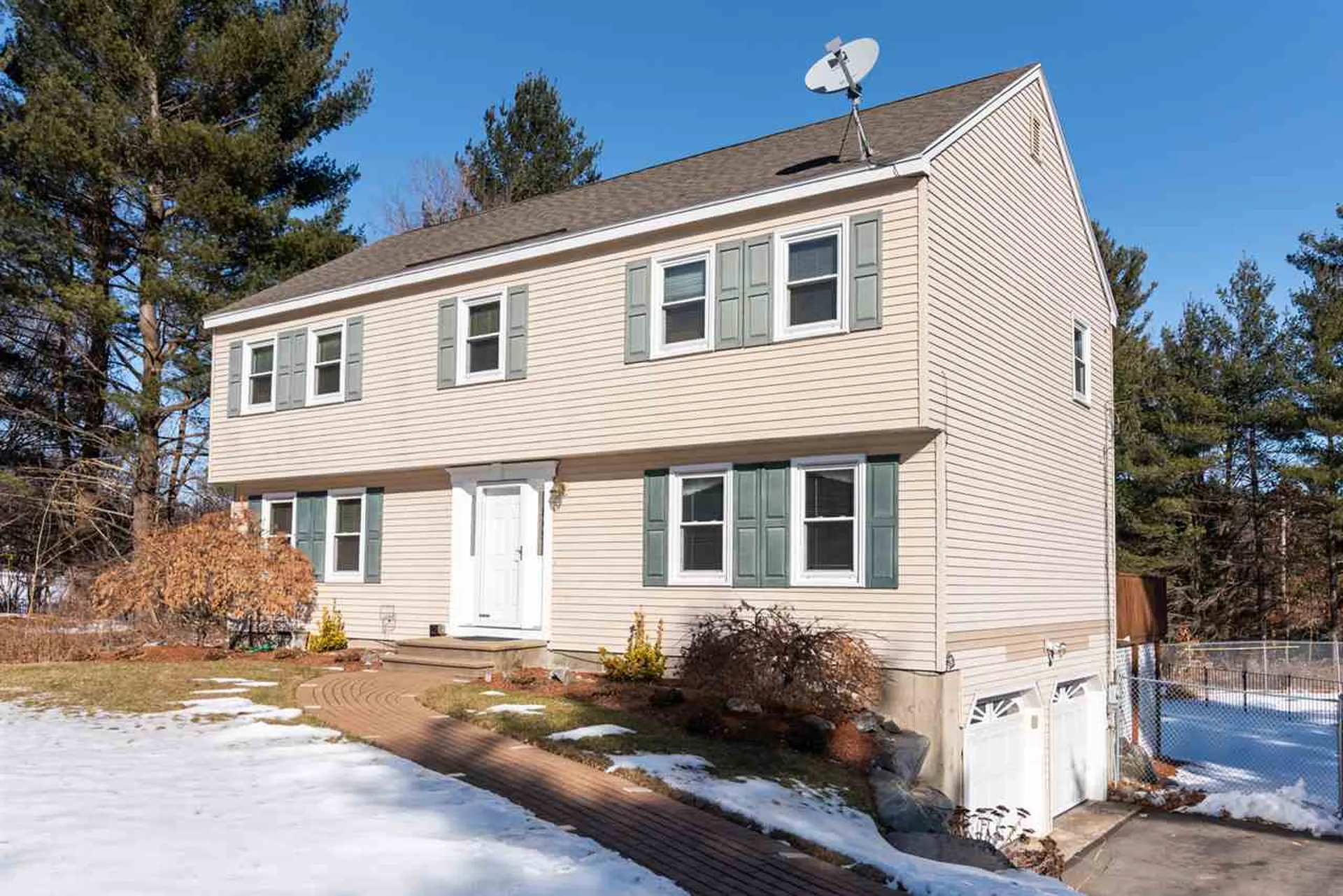 12 Thistle Court Nashua NH 03063