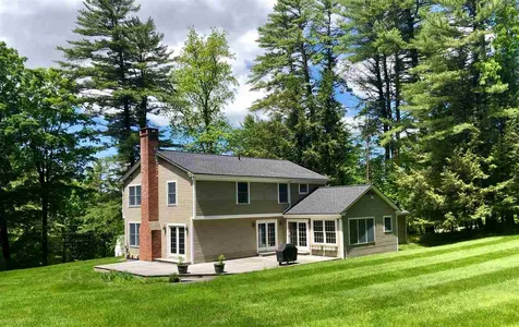 4 Heneage Lane Hanover NH 03755