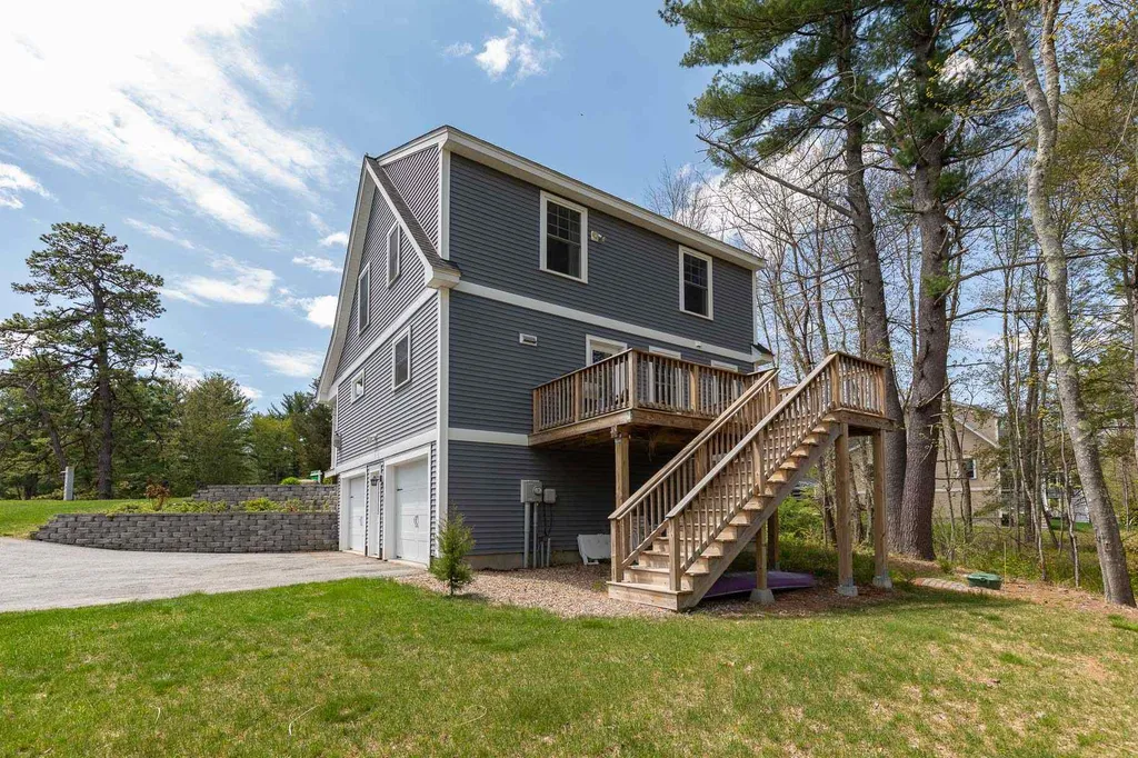 20 Honeycomb Way Newmarket NH 03857