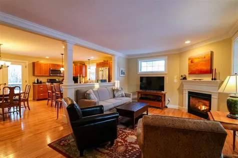 20 Honeycomb Way Newmarket NH 03857