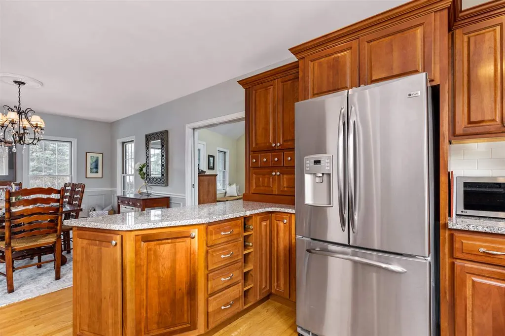 14 Bristol Lane Dover NH 03820