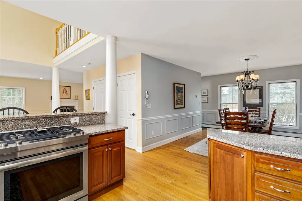14 Bristol Lane Dover NH 03820