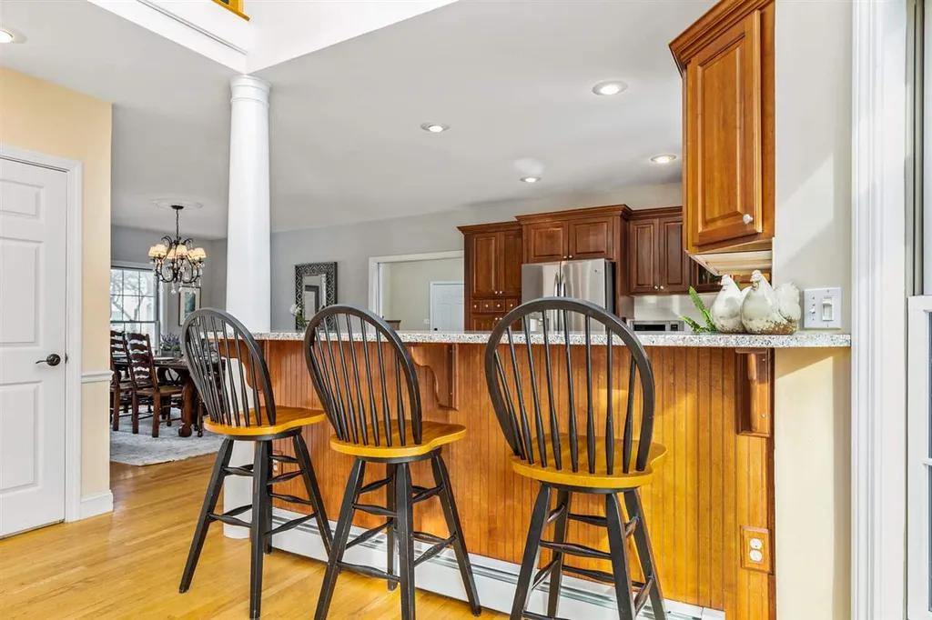 14 Bristol Lane Dover NH 03820