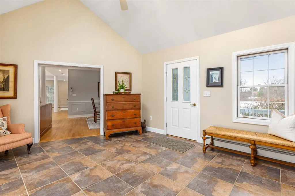 14 Bristol Lane Dover NH 03820