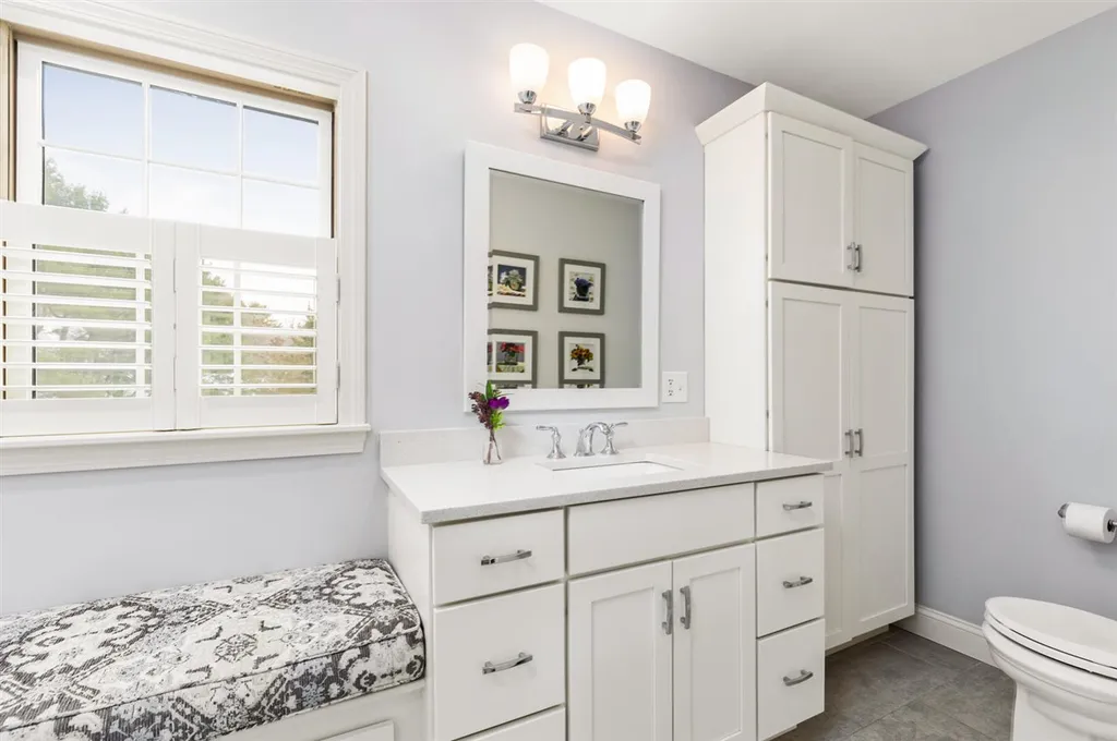 14 Bristol Lane Dover NH 03820