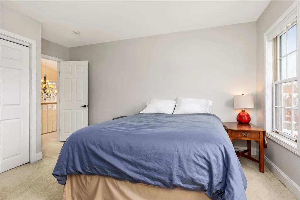14 Bristol Lane Dover NH 03820