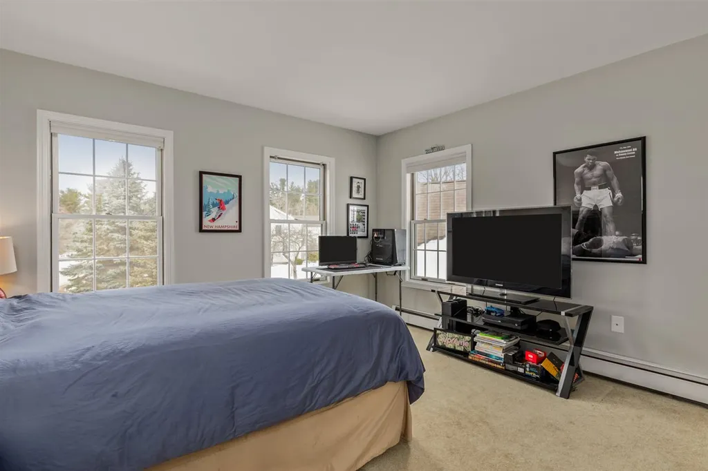 14 Bristol Lane Dover NH 03820