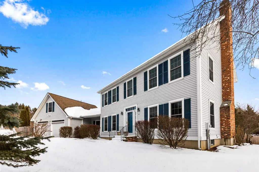 14 Bristol Lane Dover NH 03820