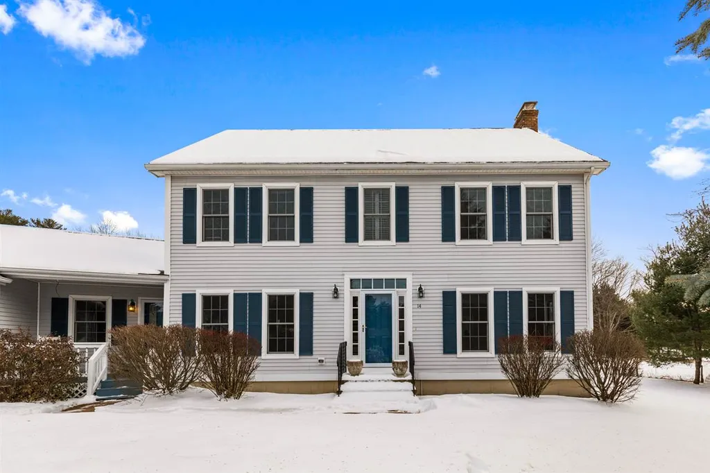 14 Bristol Lane Dover NH 03820