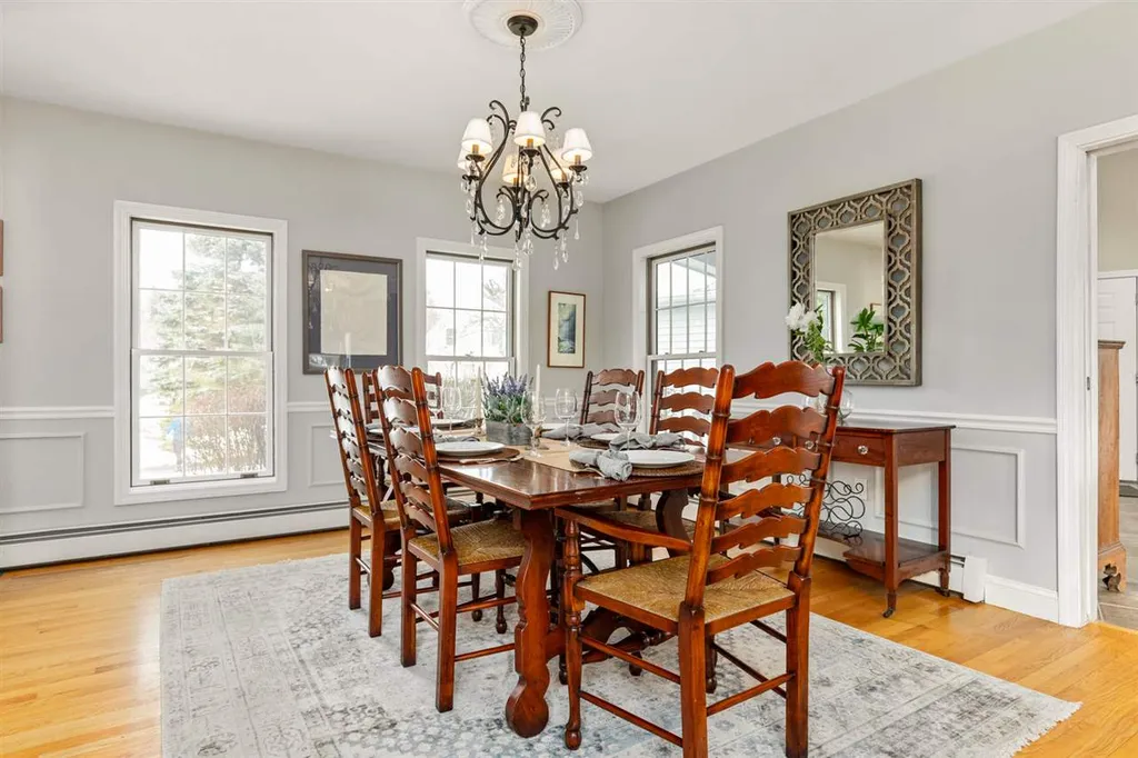 14 Bristol Lane Dover NH 03820