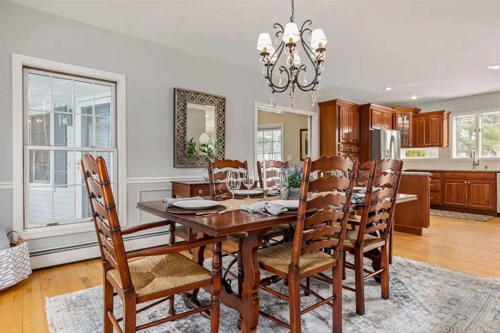 14 Bristol Lane Dover NH 03820