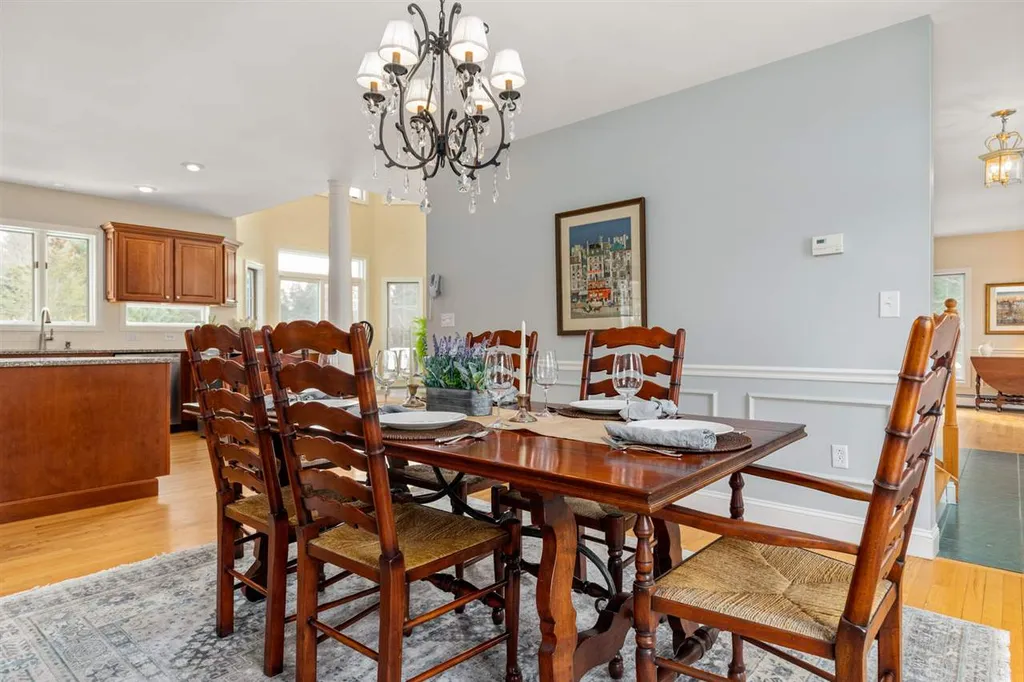 14 Bristol Lane Dover NH 03820