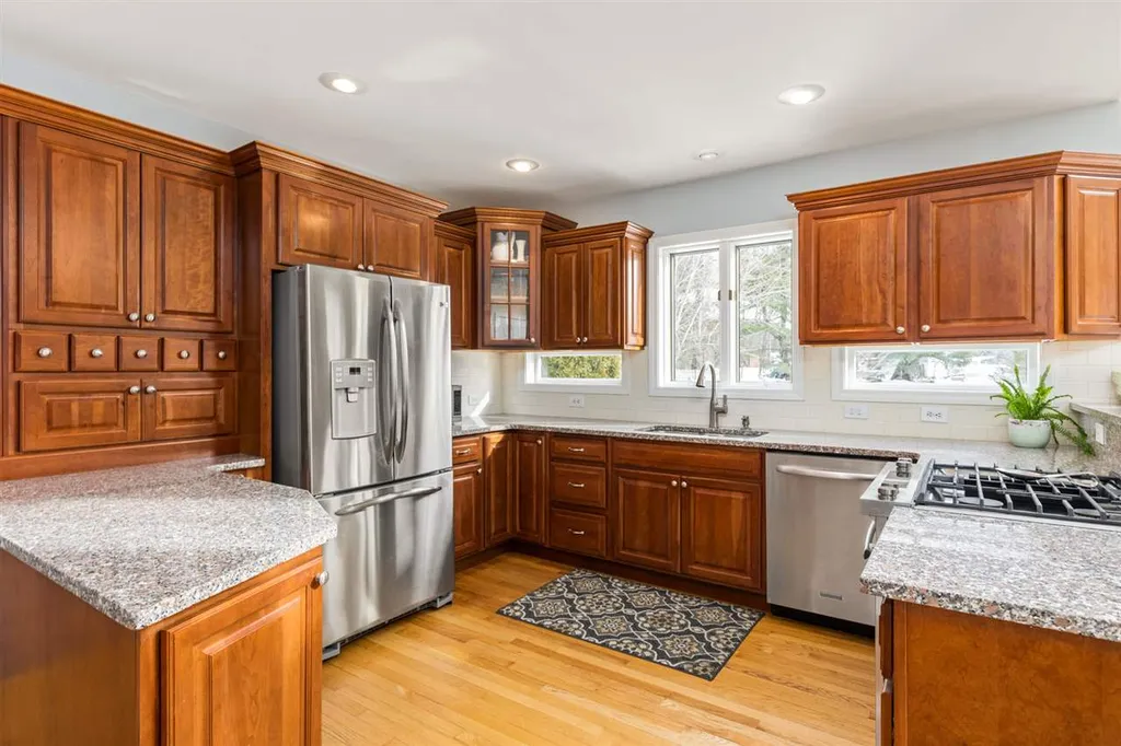 14 Bristol Lane Dover NH 03820