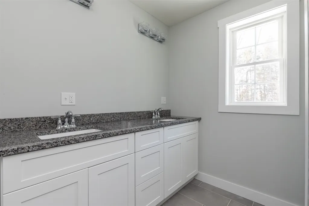 13 Boulder Drive Newmarket NH 03857