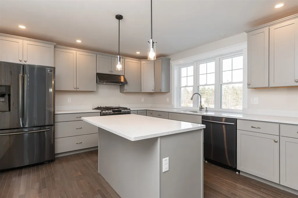 13 Boulder Drive Newmarket NH 03857